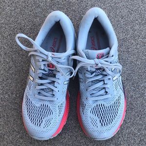 ASICS Gel-Kayano 26 Great looking running shoe!